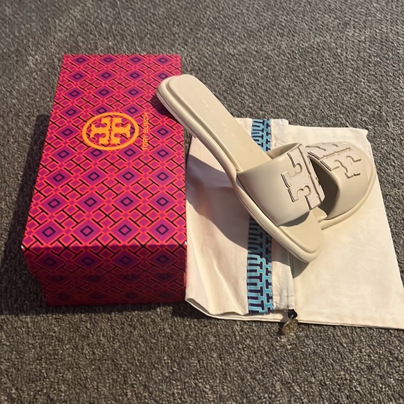 Tan Tory Burch slides 7 1.5 - Picture 4 of 9